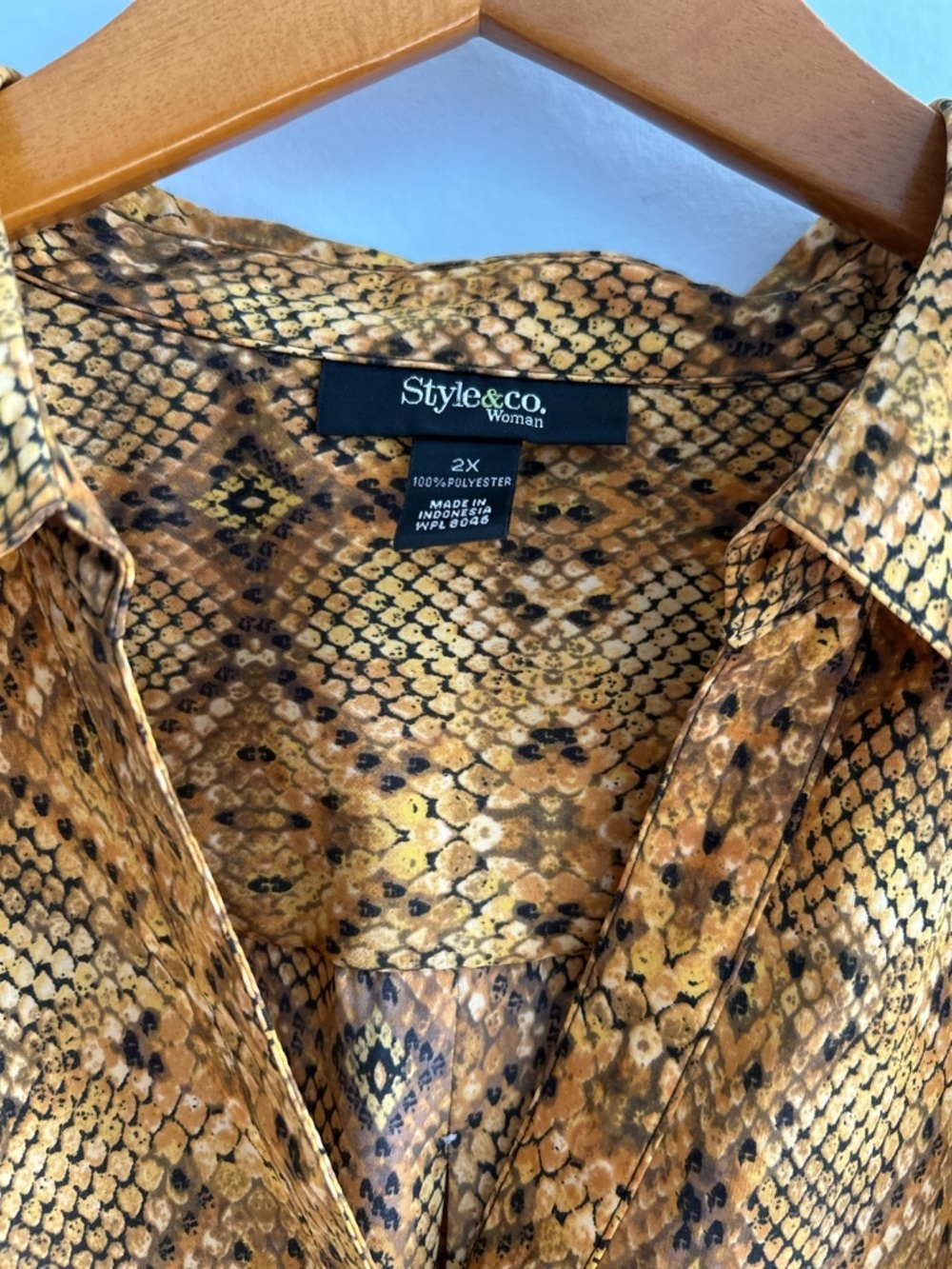 ๐ Style & Co. Yellow Snake-Print Button-Down Lightweight Shirt Tab Sleeve 2X - Picture 5 of 5